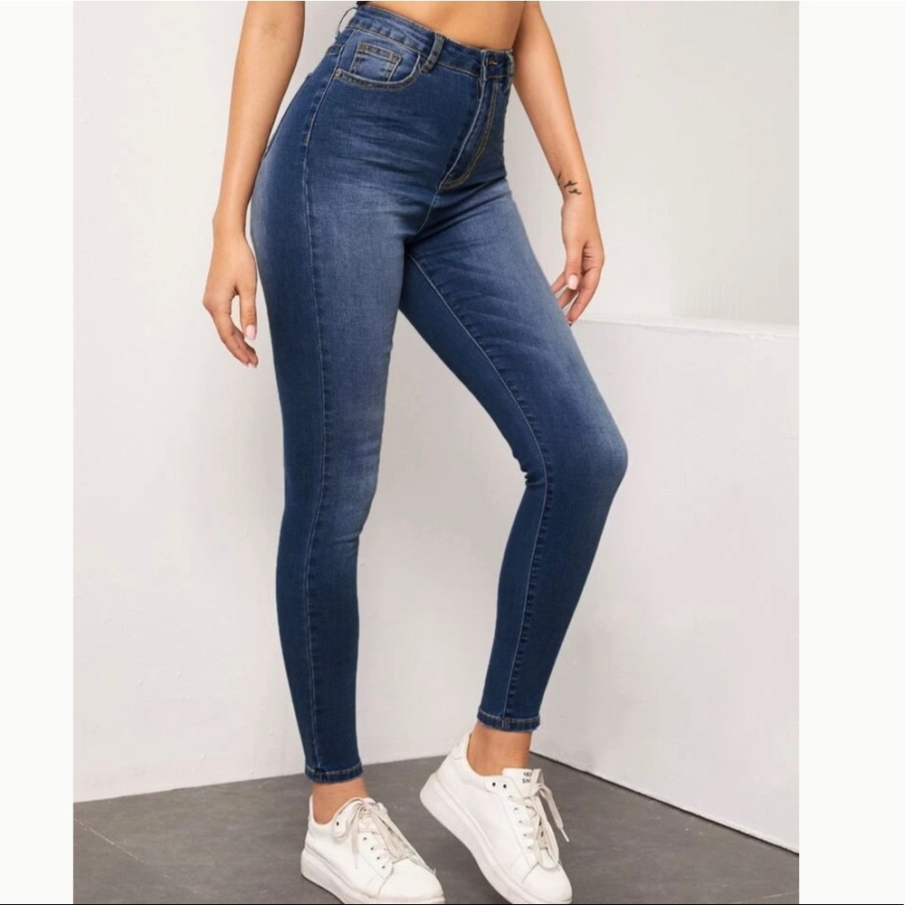 Woman’s High Waisted Stretch Blue Jeans